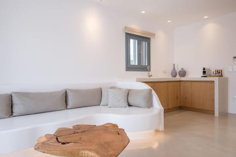 Aba Ηospitalité, The Deluxe Suite, Naousa Apartment in Naousa