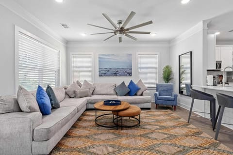 Lowcountry Lux, 5 min to Beach, 7 min to Dtwn House in Mount Pleasant