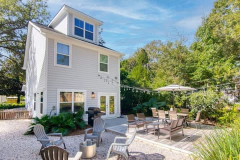 Lowcountry Lux, 5 min to Beach, 7 min to Dtwn House in Mount Pleasant