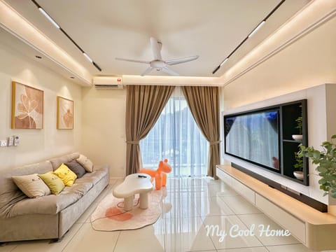 Communal lounge/ TV room, TV and multimedia, Living room, Seating area, fireplace, air conditioner