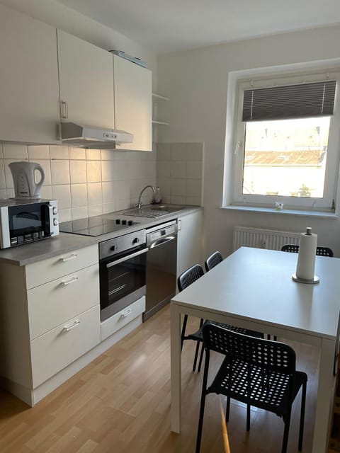 Kitchen or kitchenette, Kitchen or kitchenette