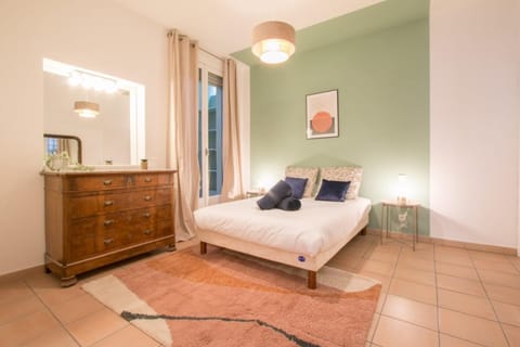 Elegant and Spacious 2 Bedroom in Menton Center Apartment in Menton