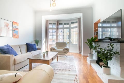 Elegant and Spacious 2 Bedroom in Menton Center Apartment in Menton