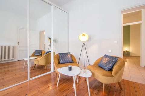 Elegant and Spacious 2 Bedroom in Menton Center Apartment in Menton