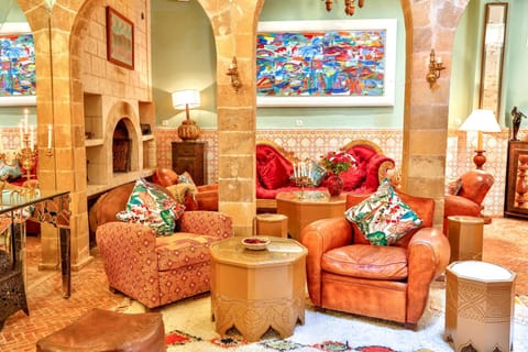 Living room, Seating area