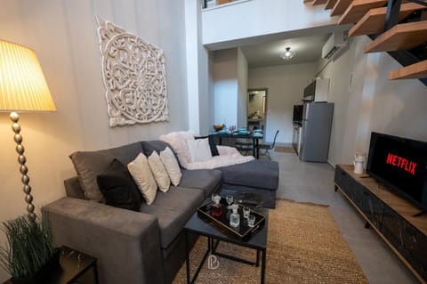 TV and multimedia, Kitchen or kitchenette, Living room, Seating area