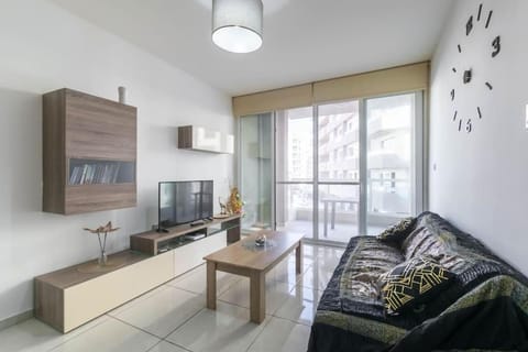 Cozy Apartment, Close to The Sea c4 Apartment in Saint Paul's Bay