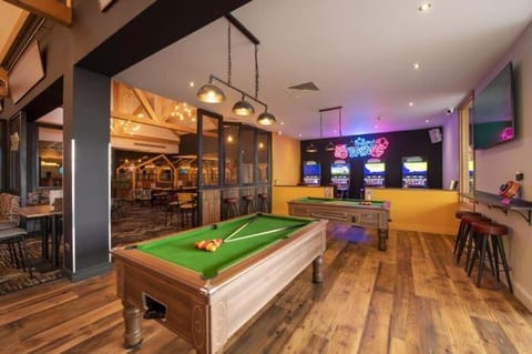 Billiard, Game Room, Evening entertainment