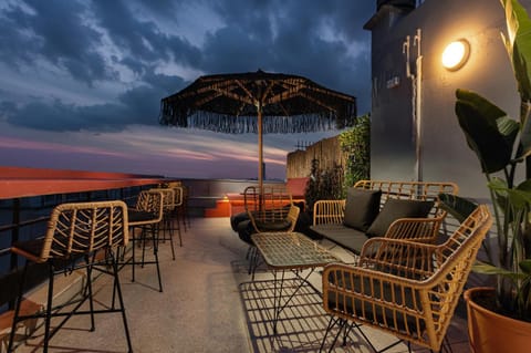 Patio, Natural landscape, Garden, View (from property/room), Balcony/Terrace, Seating area, Sea view, Sunrise, Sunset