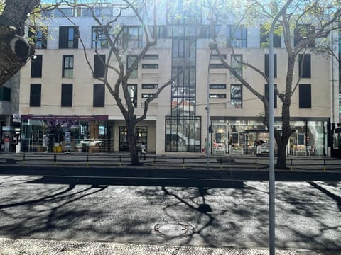 Property building, Street view, Location