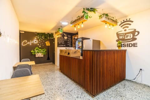 Restaurant/places to eat, Lobby or reception, Breakfast