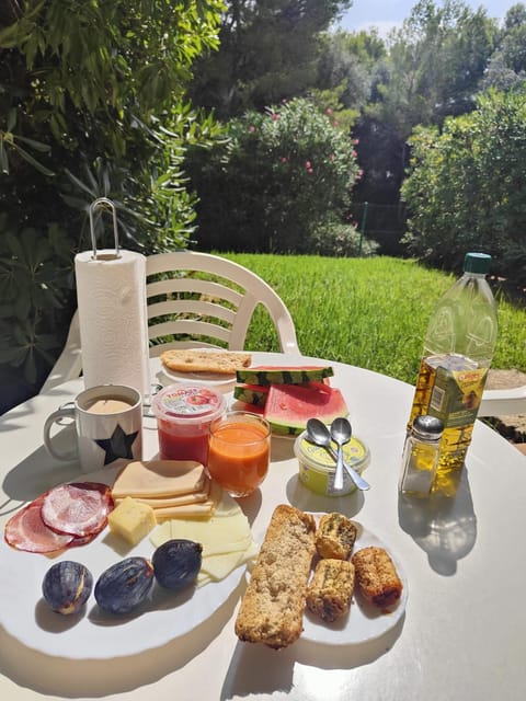 Day, Garden, Food and drinks, Food, Breakfast, Drinks