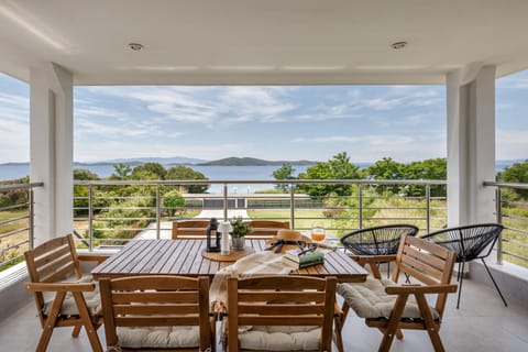 View (from property/room), Balcony/Terrace, Sea view, Inner courtyard view