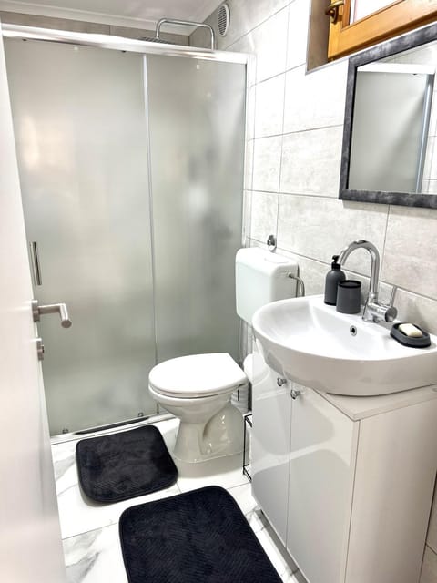 Apartmani Lara&Sara Apartment in Lika-Senj County