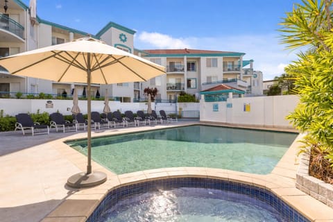 Hot Tub, Swimming pool
