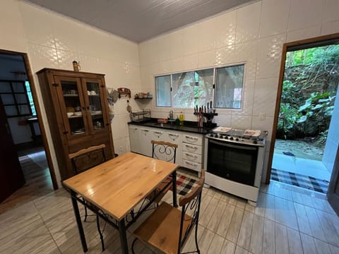 Chácara portal do dragão casa completa para 6 pax Apartment in State of Rio de Janeiro