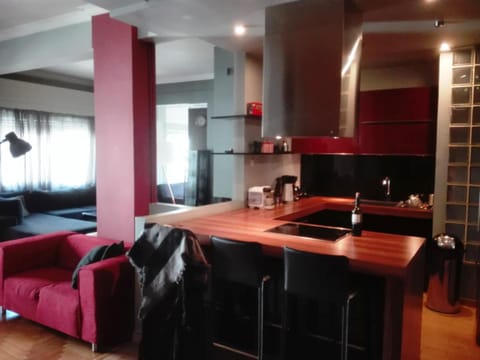 Kitchen or kitchenette, Seating area, Dining area