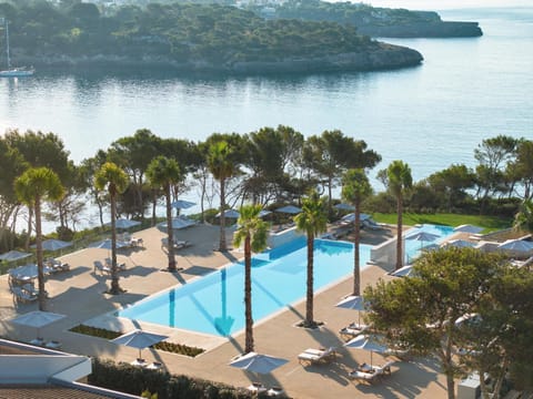 Property building, Beach, Swimming pool