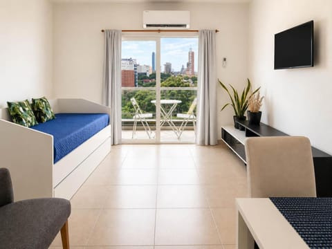 Living room, Photo of the whole room, Dining area, City view