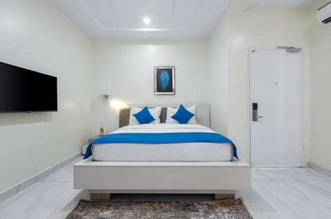 Bed, TV and multimedia, Photo of the whole room, Bedroom, air conditioner