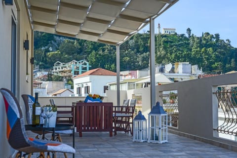 Property building, Patio, Day, Natural landscape, View (from property/room), Balcony/Terrace, Dining area