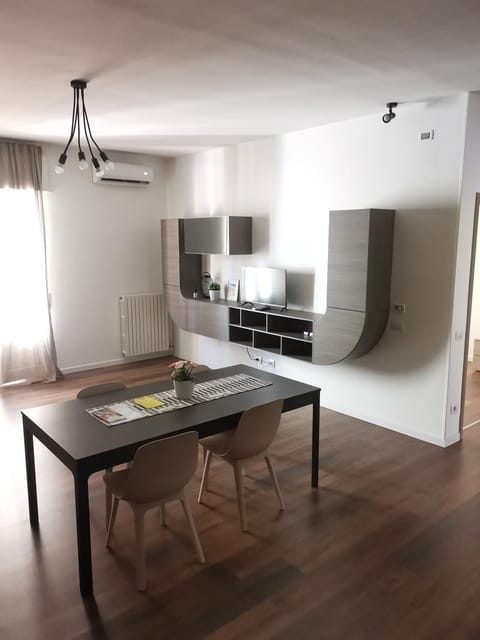 TV and multimedia, Dining area
