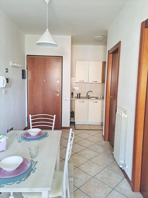 Kitchen or kitchenette, Dining area, pet friendly, stove