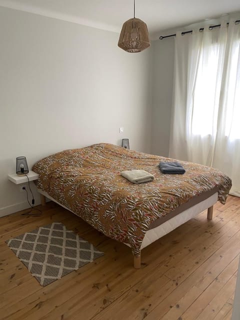 Le 122 - Parking Apartment in Auvergne-Rhône-Alpes