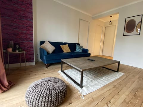 Le 122 - Parking Apartment in Auvergne-Rhône-Alpes