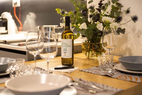 Food and drinks, Dining area, Food, Drinks