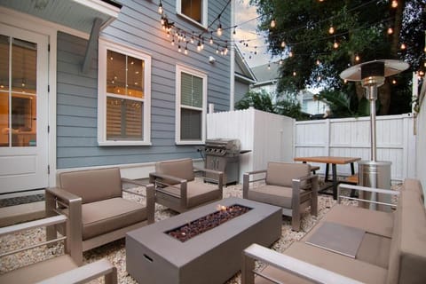 Twin Palms Beach Old Village 5-Min to Dwntw House in Mount Pleasant