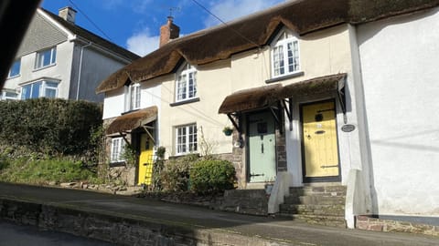 Cosy Nook thatched cottage with Exmoor views House in West Somerset District
