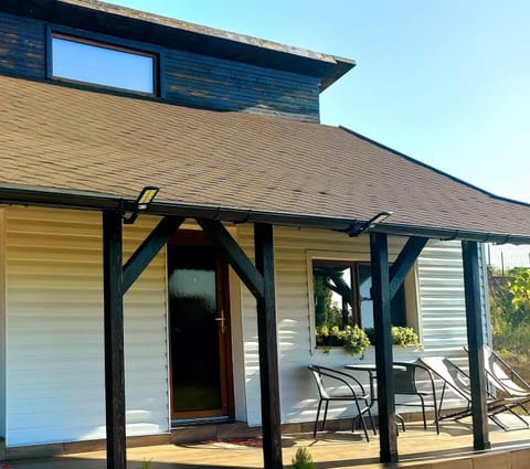 Property building, View (from property/room), Balcony/Terrace