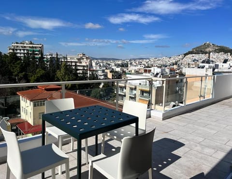 View (from property/room), Balcony/Terrace, City view