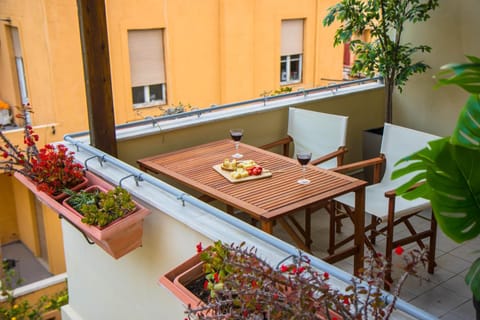 Day, View (from property/room), Balcony/Terrace, Food and drinks, Food, City view, Dinner, Sunset, Quiet street view