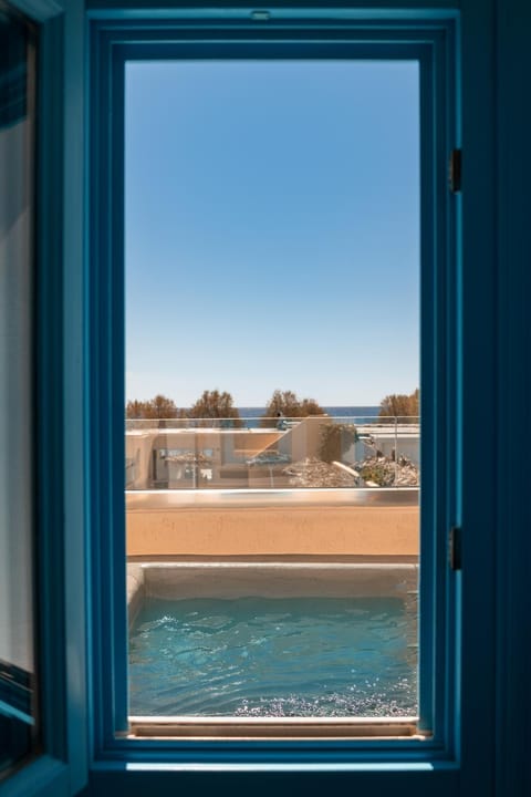 Perissa Bay Hotel in Perissa