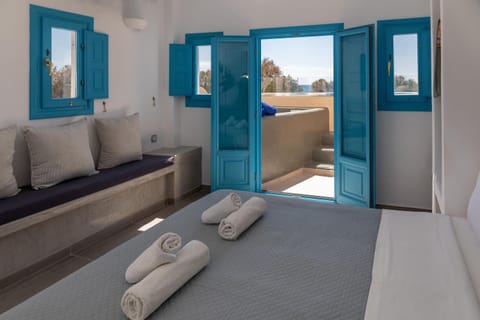 Perissa Bay Hotel in Perissa