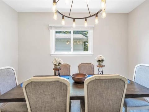 Pets, Big Groups Welcome: HotTub, Firepit, Grill Apartment in Bay City