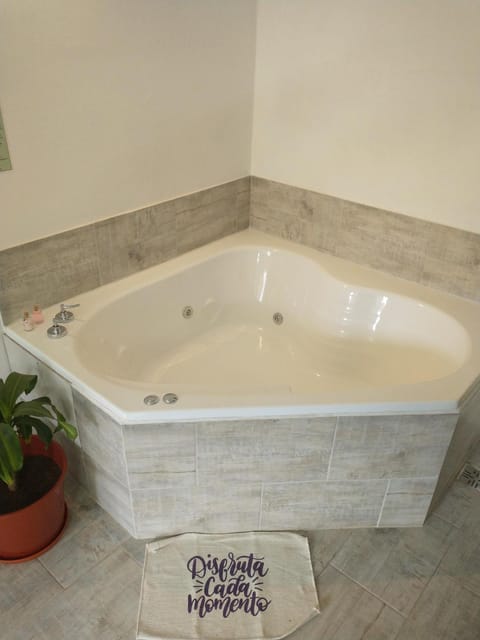 Hot Tub, Spa and wellness centre/facilities
