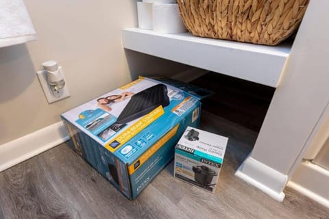 Large-group Retreat w/Loft Space Near Beach Apartment in Michigan City