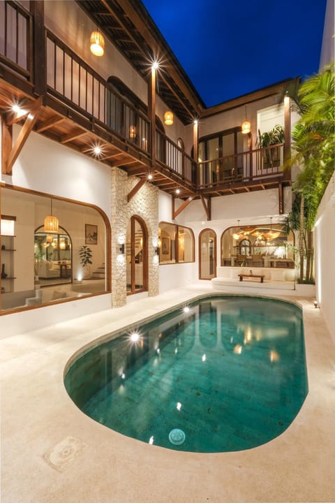 Pool view, Pool view