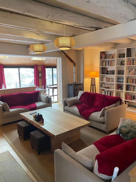 Library, Living room
