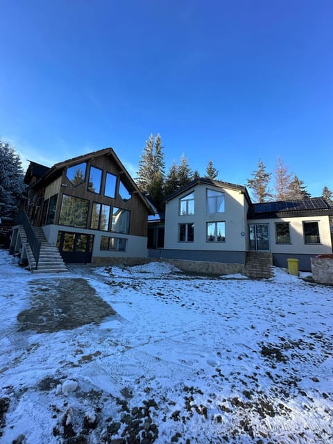 Property building, Day, Winter