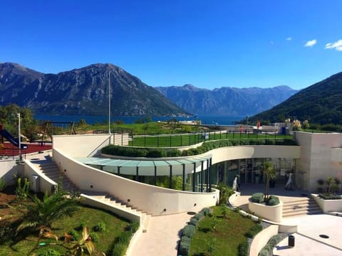 Mountain view, Swimming pool