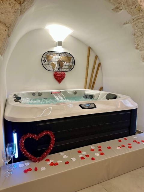 Hot Tub, Hot Tub, Swimming pool, Bath