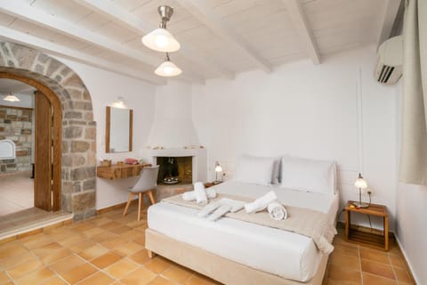 Bed, People, Bedroom, Garden view, furniture, heating, internet, towels, air conditioner