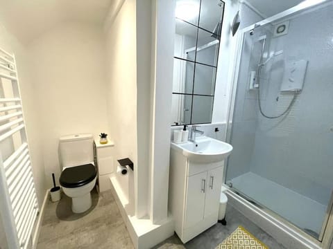 Modern studio apartment; 10min walk to town & quay Apartment in Exeter