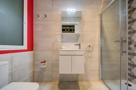 Shower, Toilet, Bathroom