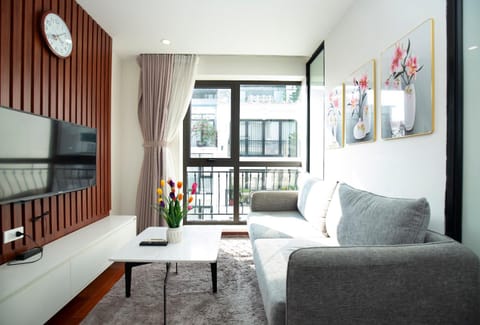 Communal lounge/ TV room, Living room, Seating area