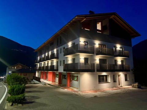 Dolomia Apartments & Spa Apartment in Dimaro